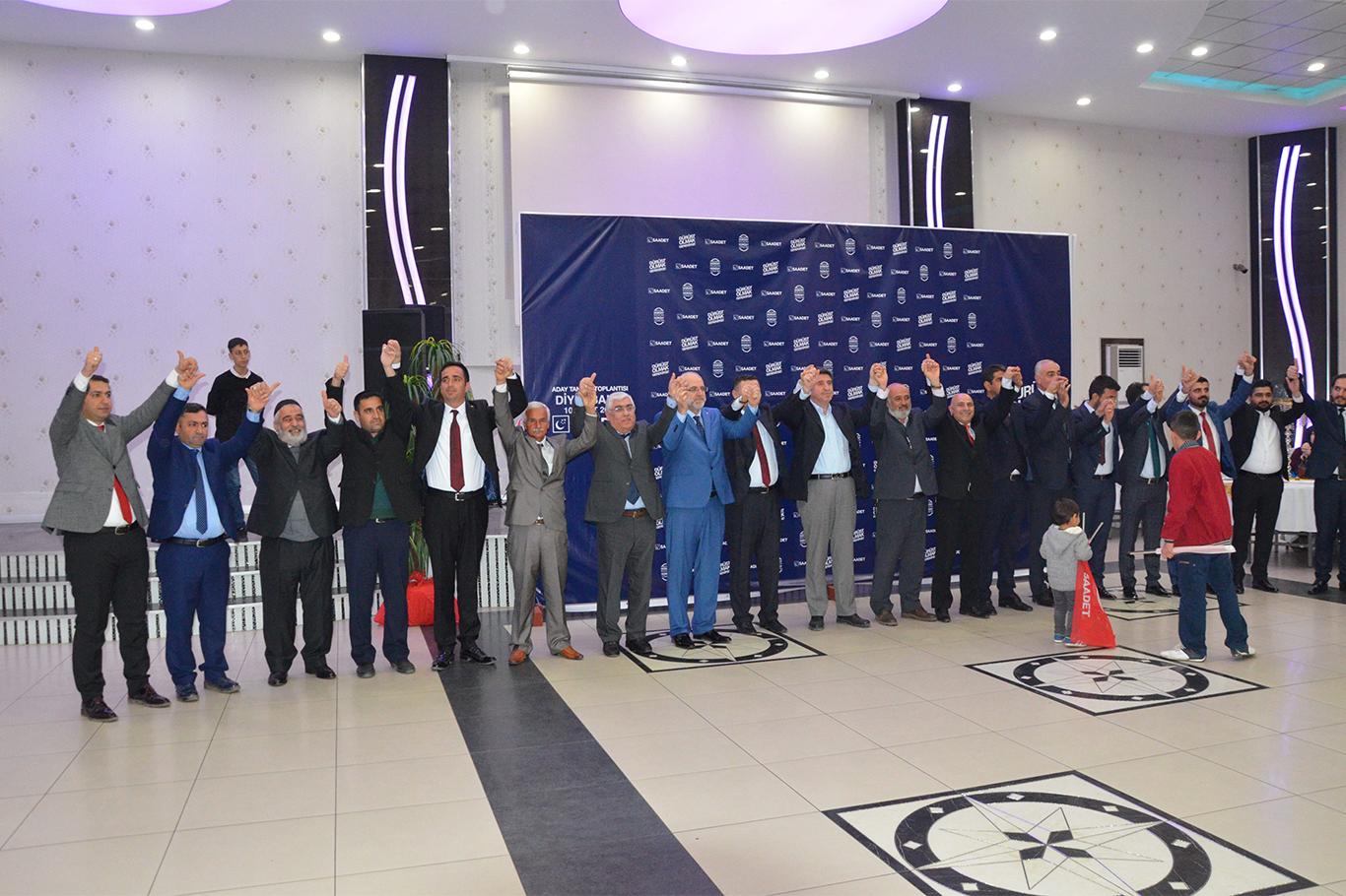 Saadet Partisi, Diyarbakır'da belediye başkan adaylarını tanıttı